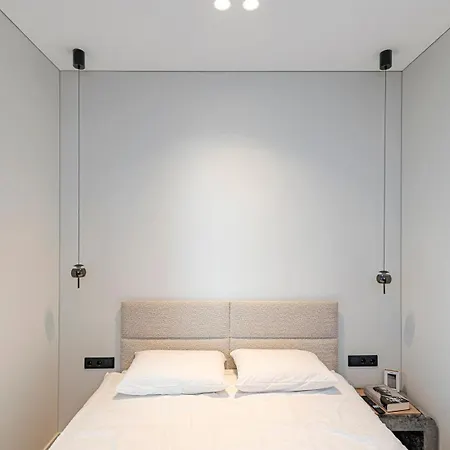 Cityscape View 1 Bd By Domvia Apartman *